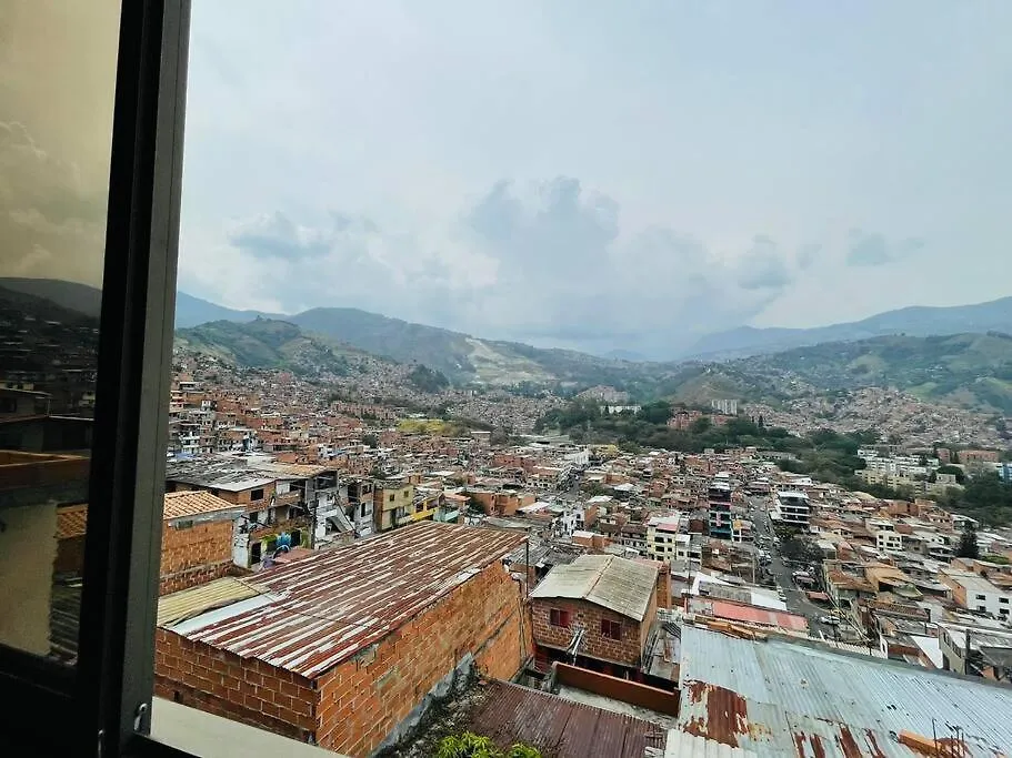 Apto Renovado 2 Hab A 6 Minutos Del Graffitour Medellin Colombia