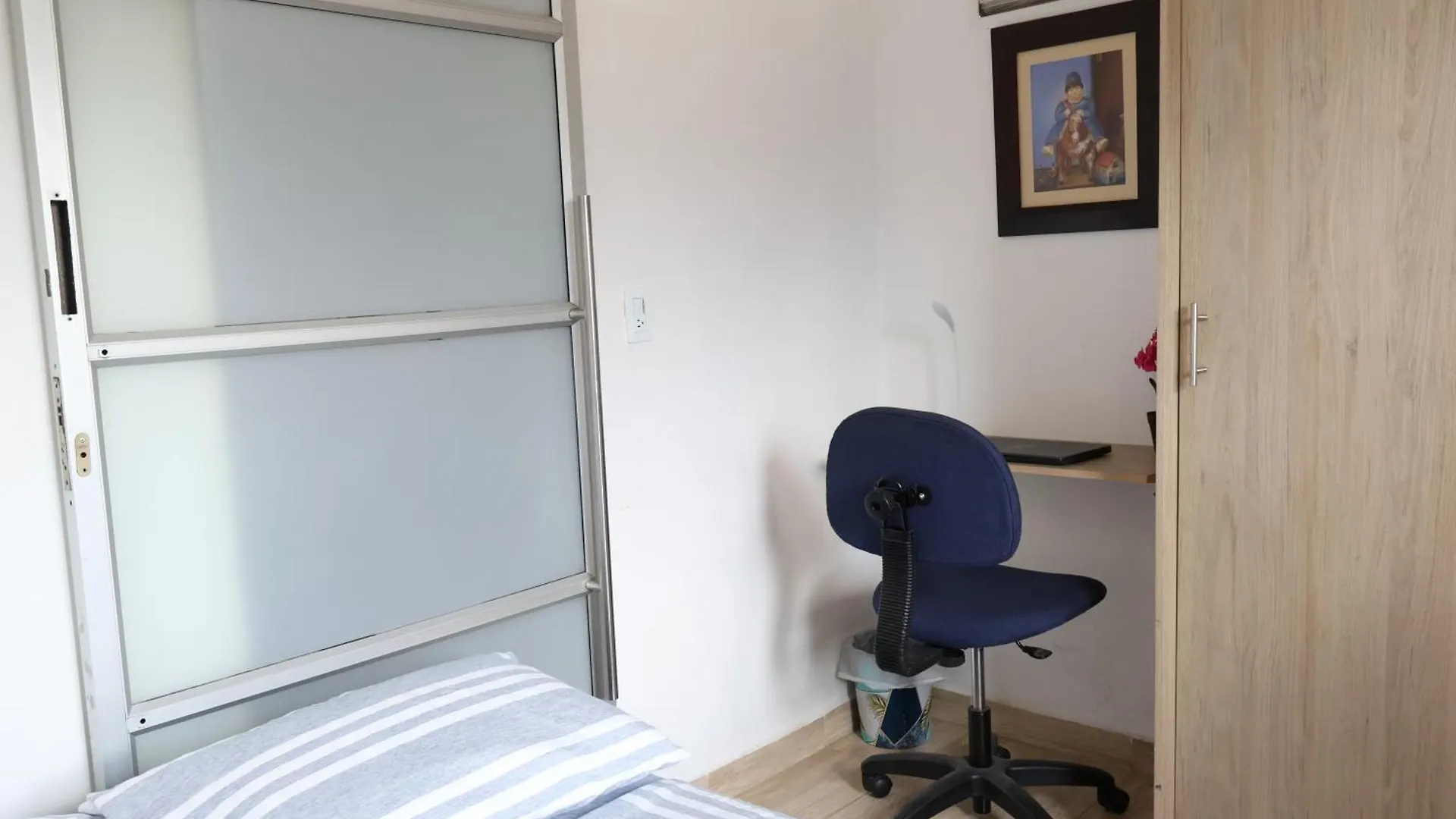 Apto Renovado 2 Hab A 6 Minutos Del Graffitour Medellin Apartment